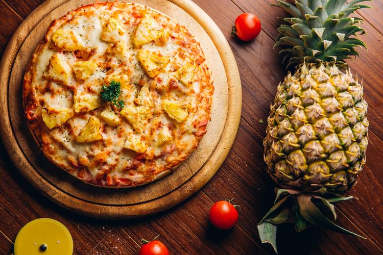 The big debate The biggest debate in the last few decades has been sparked with the DotGO team and it's time that we got to the bottom of it. What are your thoughts on pineapple on pizza?
